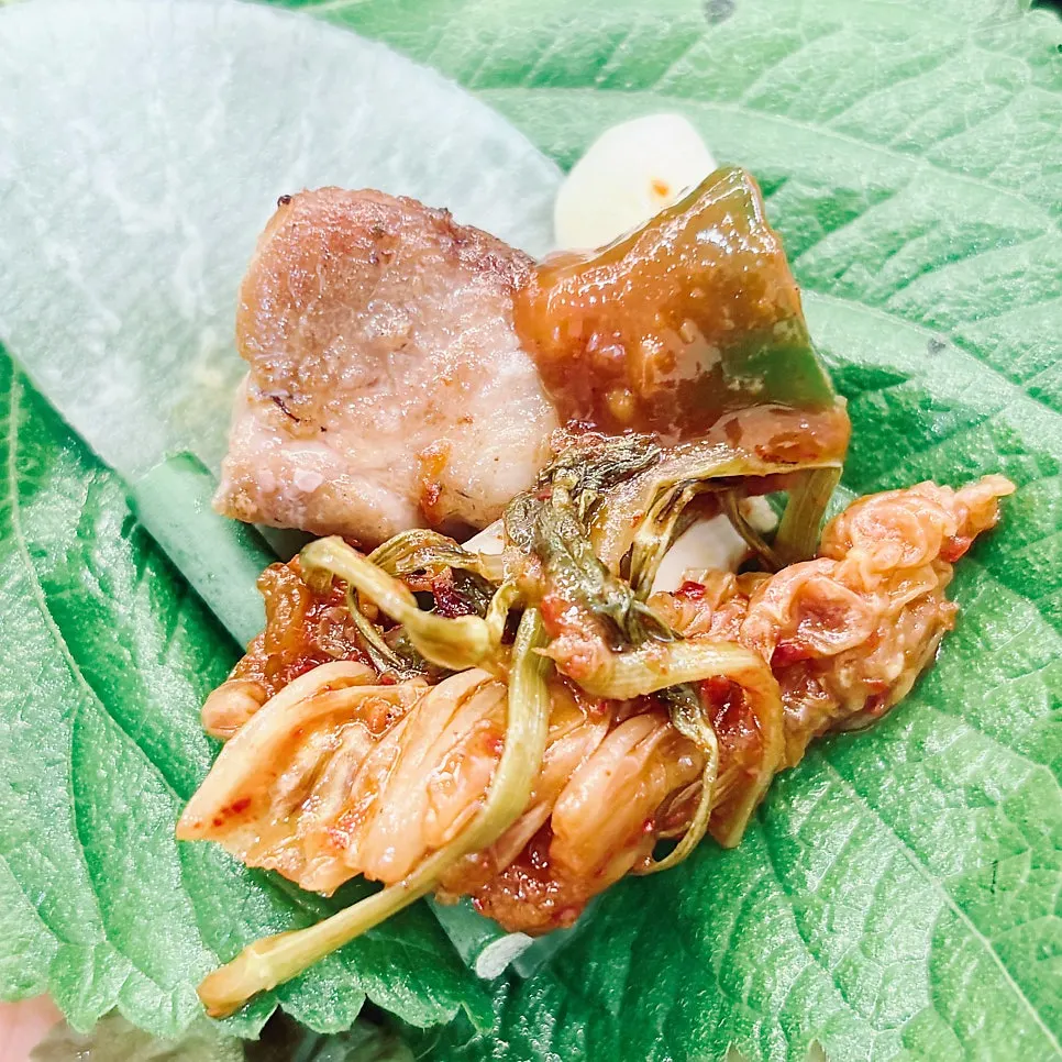 サムミジプの包み野菜と追加おかずを活用した食事