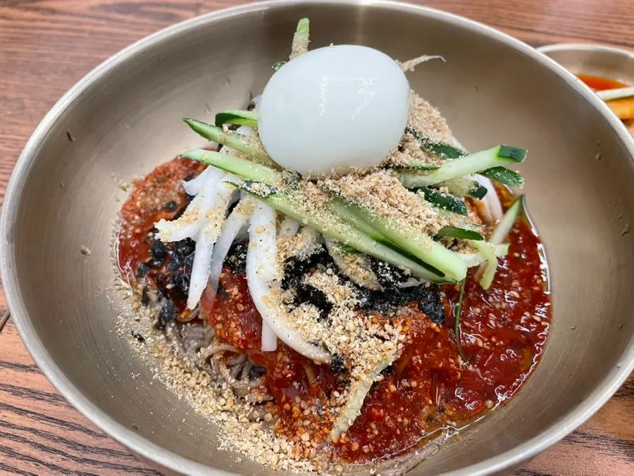 Bibim makguksu mixed with sauce