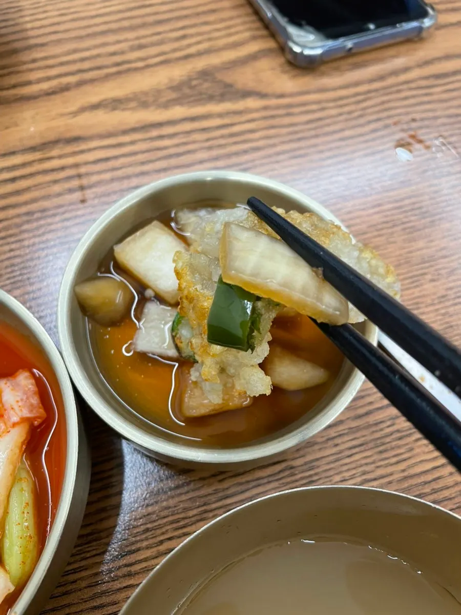 Table at Samiri Makguksu Migeum Branch after finishing the meal