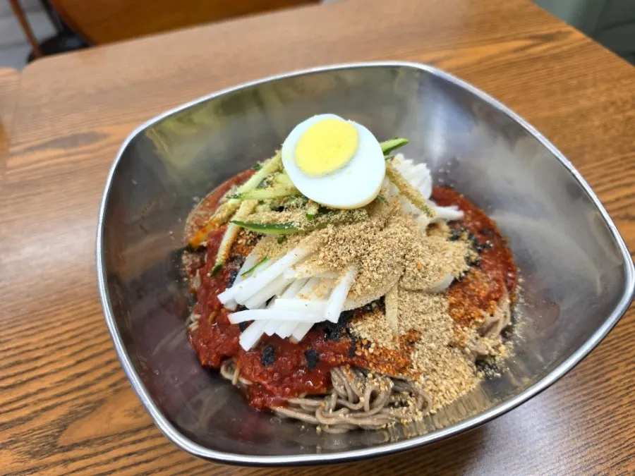 A bowl of bibim makguksu ordered as an extra portion