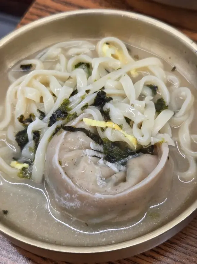 접시에 담긴 열무김치