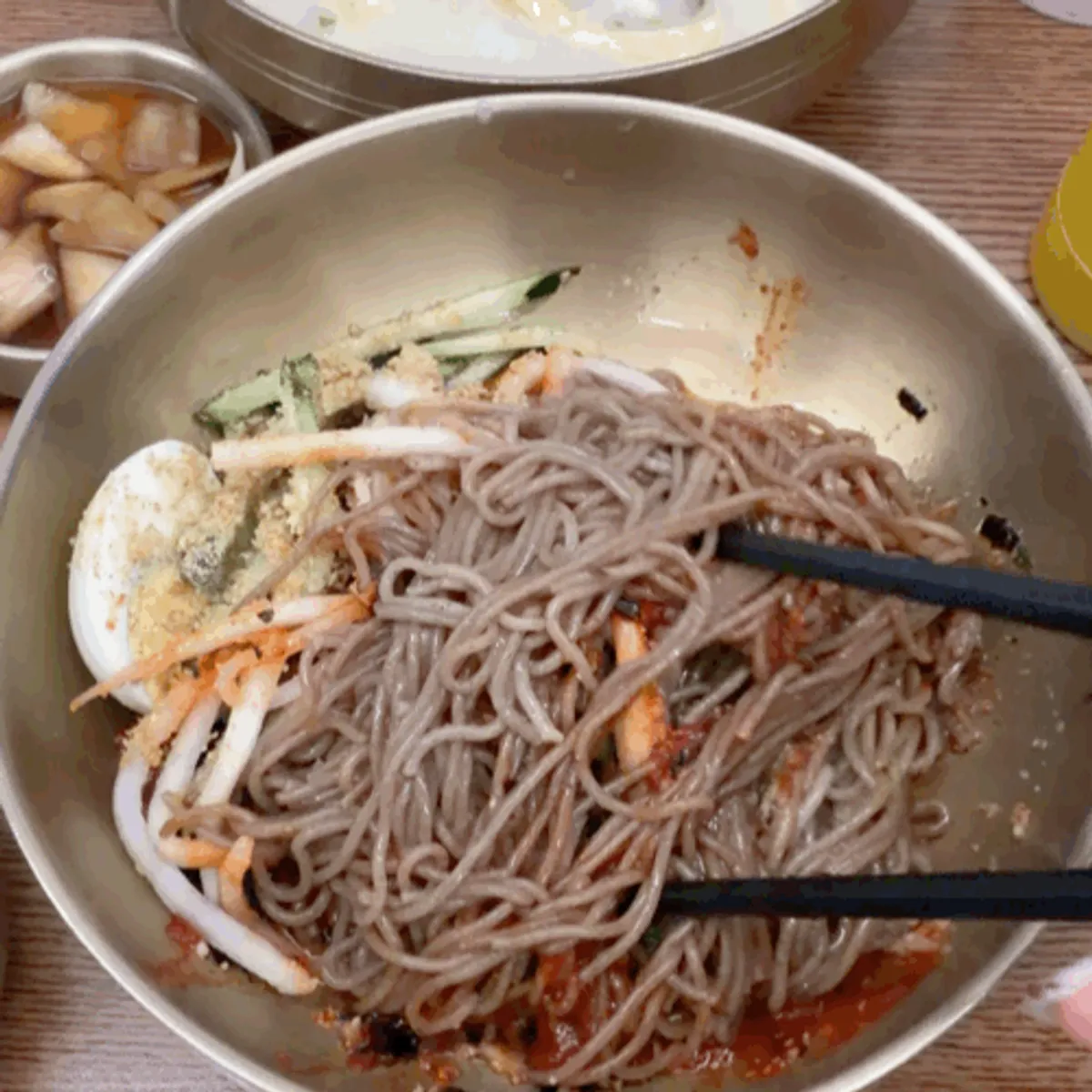 삼미리막국수 미금점 비빔막국수와 떡만둣국 한 상