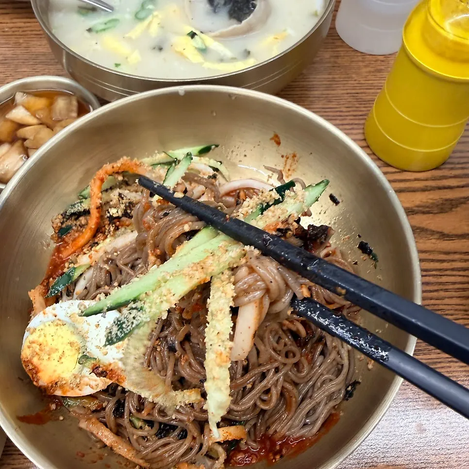 비빔막국수 양념장 클로즈업