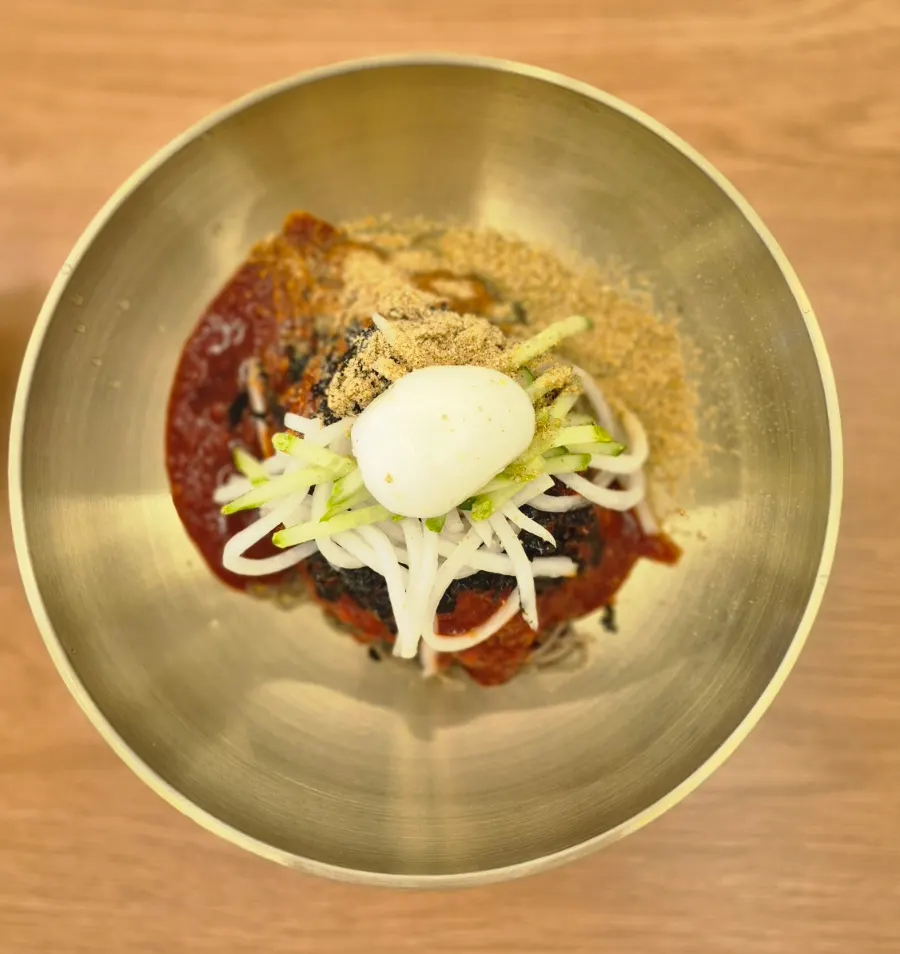 참기름비빔막국수 한 그릇