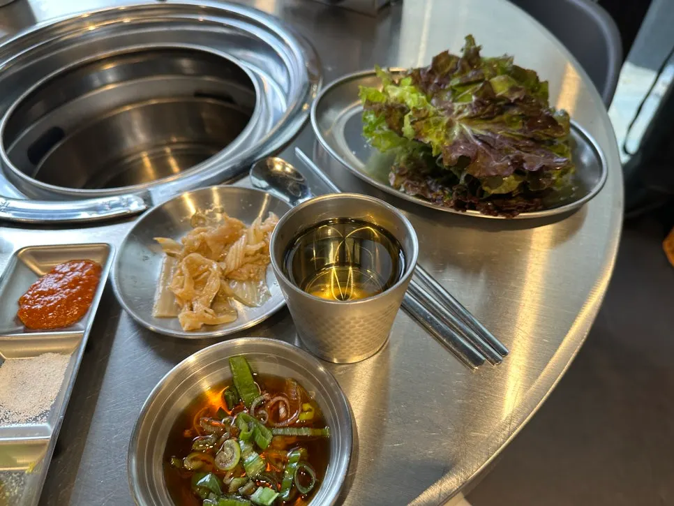 폭신한 계란찜과 김치찌개