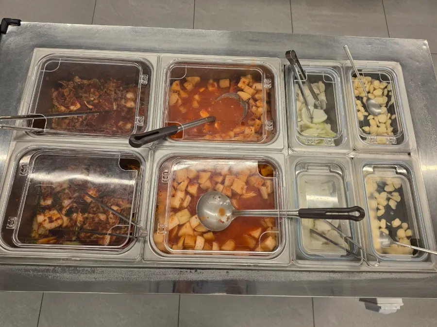 넓고 조용한 삼오순대국 녹번점 내부 좌석