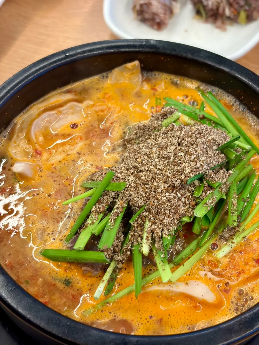 삼오순대국 녹번점 흑미밥 한 공기