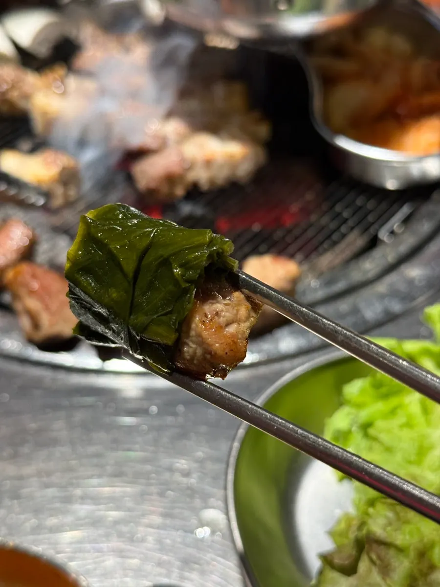 Side dishes served alongside the pork neck