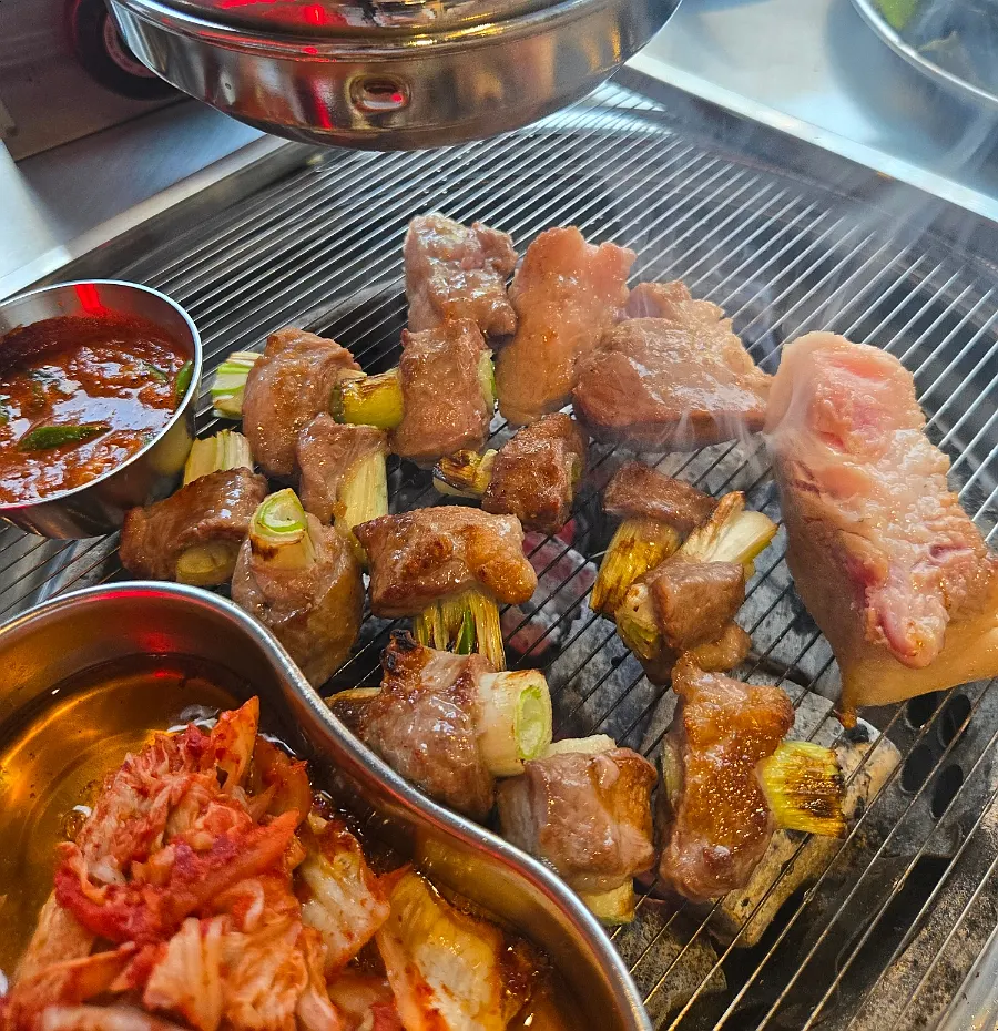 Whole-scallion galmaegisal cut into bite-sized pieces