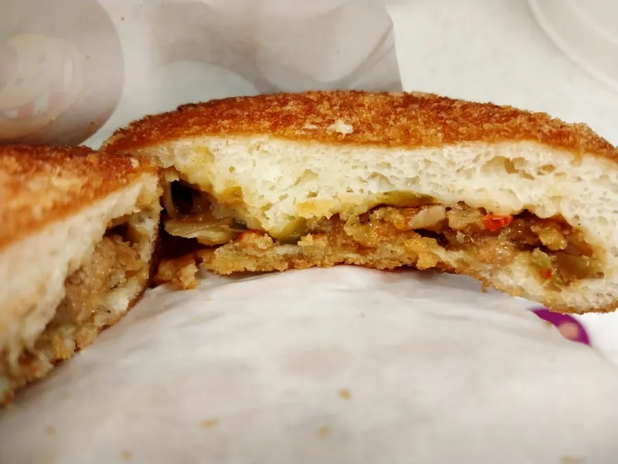 Cross-section of the meat-packed fire jjamppong croquette