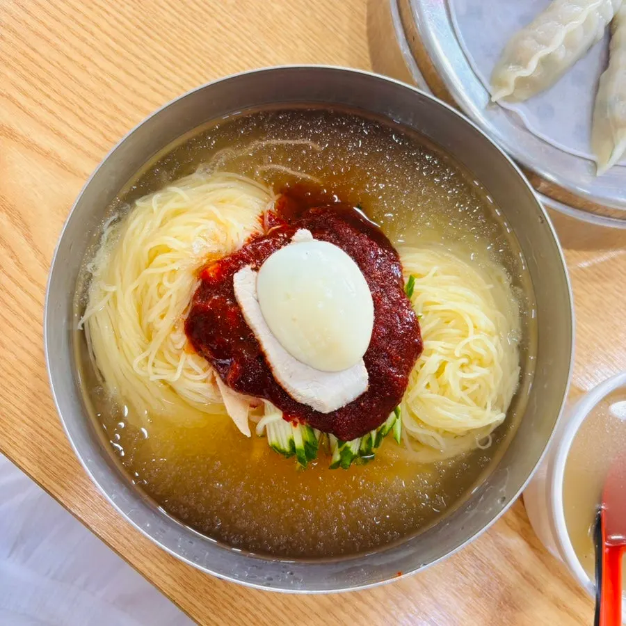 Broth of the beef bone water milmyeon