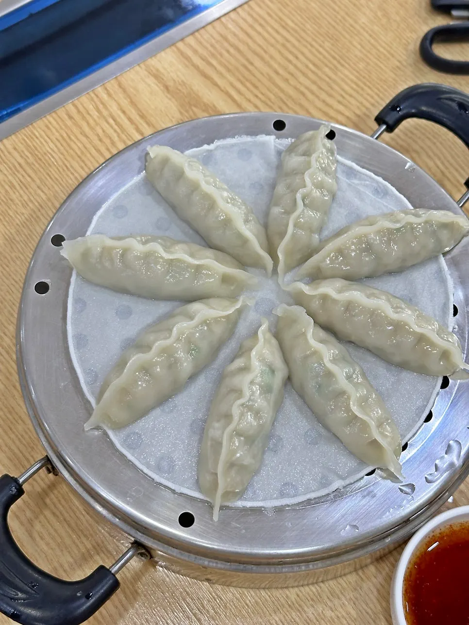 Noodles picked up from the double-portion mul-milmyeon