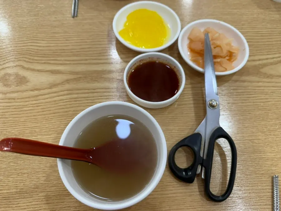 밀면과 함께 나온 밑반찬 상차림