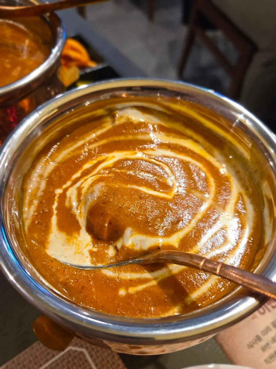 토마토와 크림 풍미의 버터치킨 커리