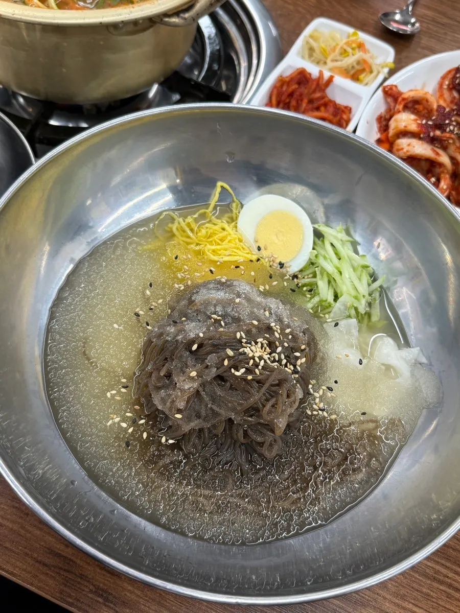 Water naengmyeon included in the set