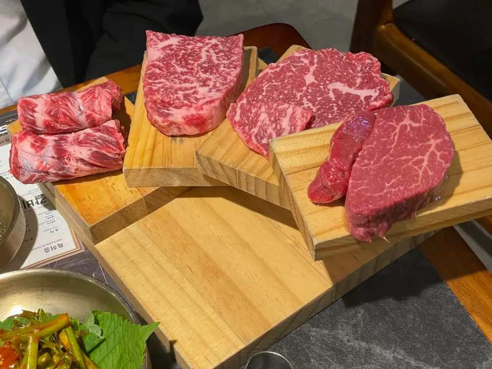 Plated Premium Assorted hanwoo 400g
