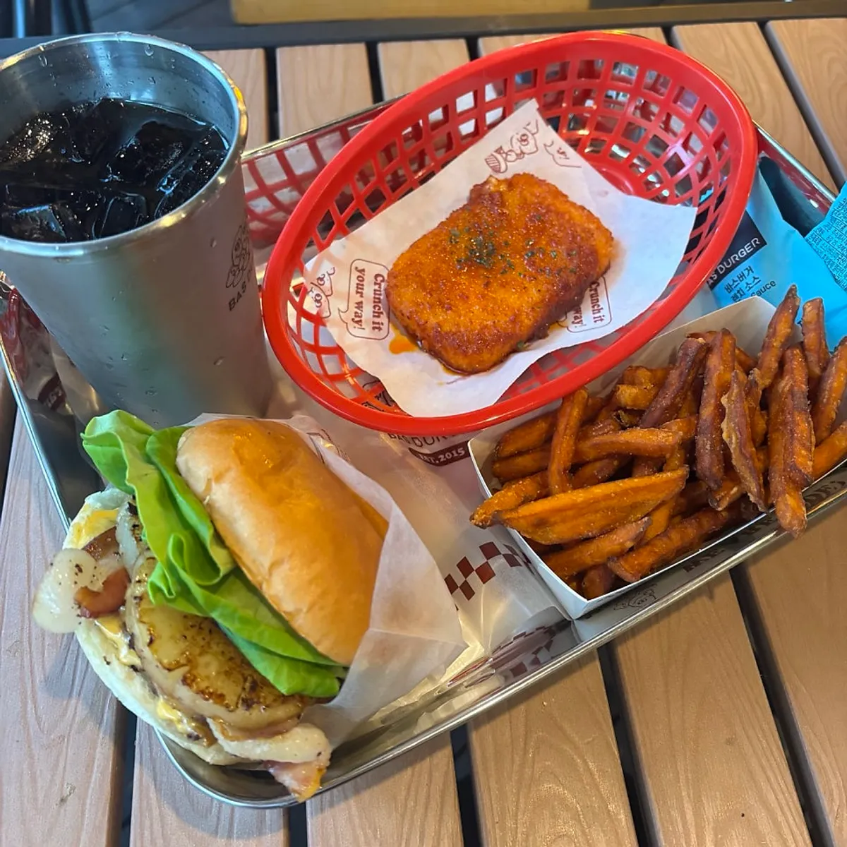 Bas Burger handmade burger and potato chips