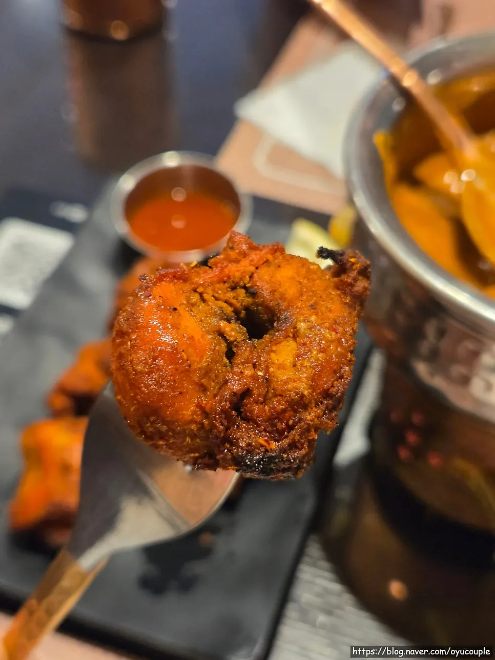 Close-up of the barbecue-scented boneless tandoori chicken
