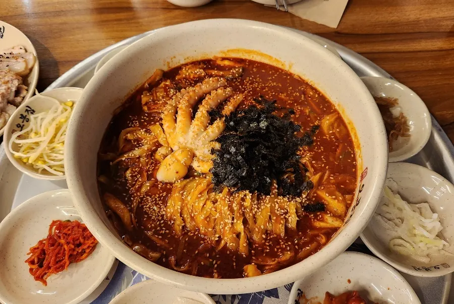 A bowl of kalnakji in red broth