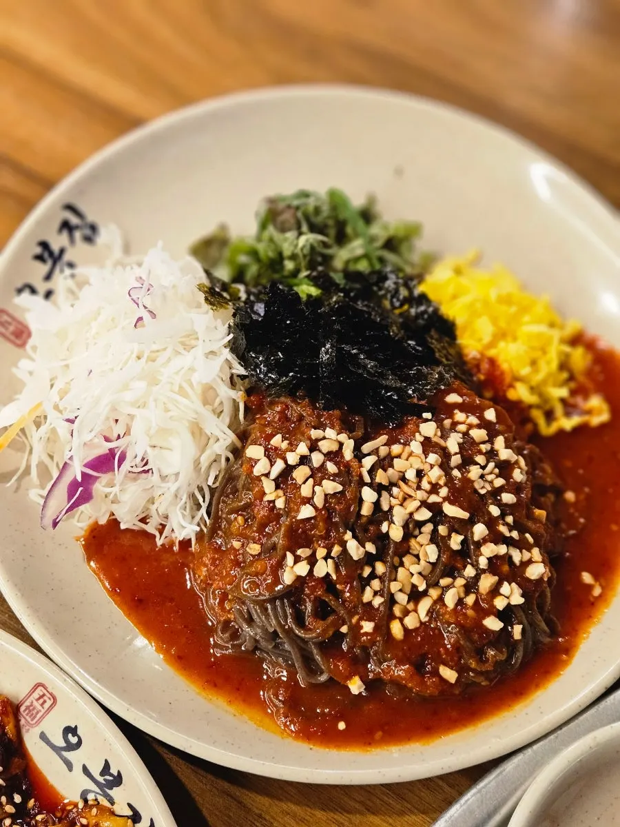 Cool and crunchy mu-saengchae