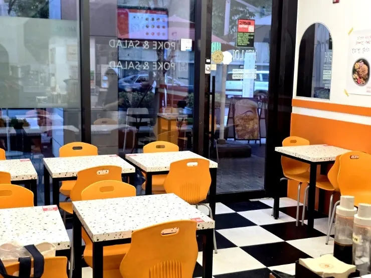 Tables inside Ola Poke Samseong Branch