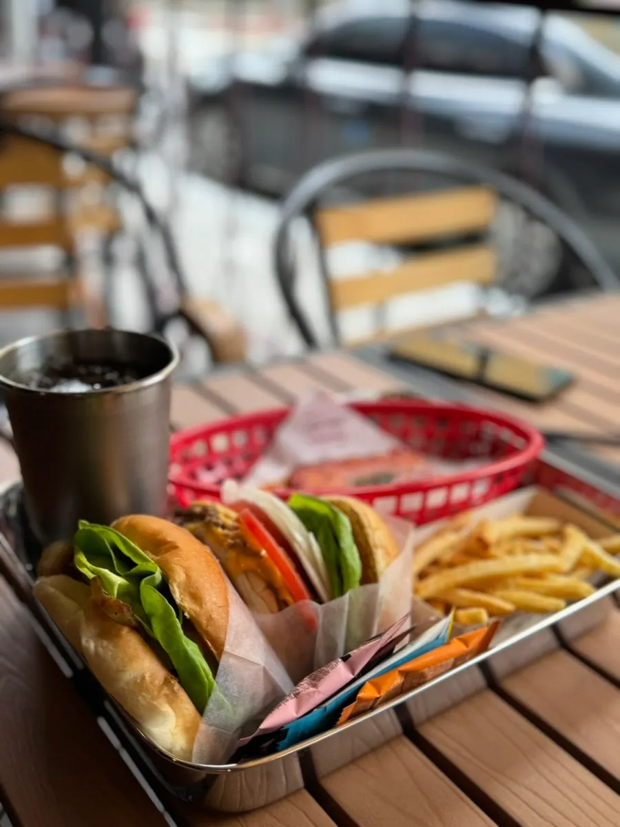 Double Bas Burger order