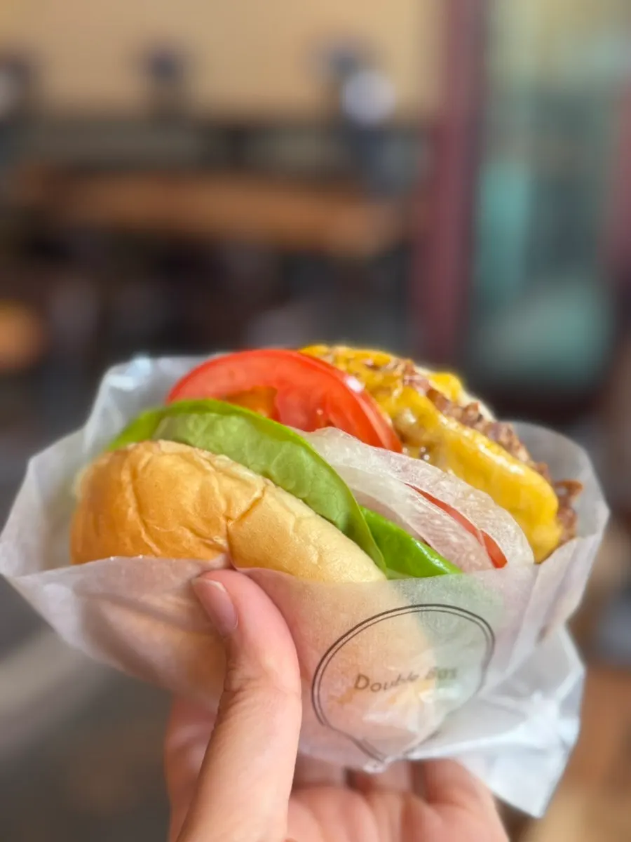 Juicy Double Bas Burger