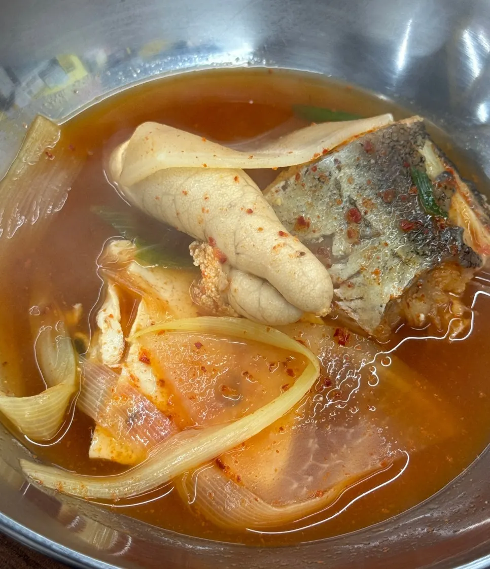 동태와 알 곤이가 든 동태탕