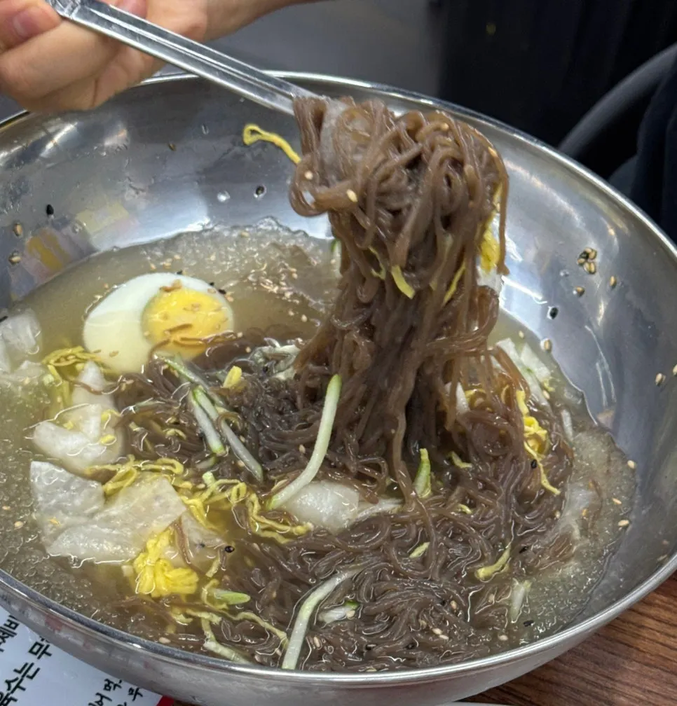 세트에 포함된 물냉면