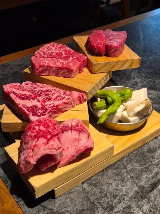 Premium mixed platter 400g plate with four hanwoo cuts