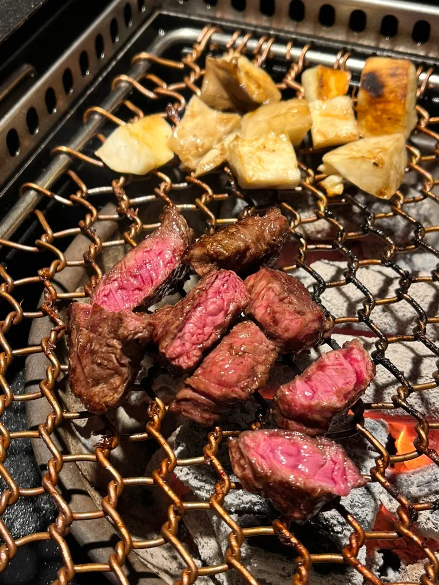 Hanwoo grilled crisp on the outside