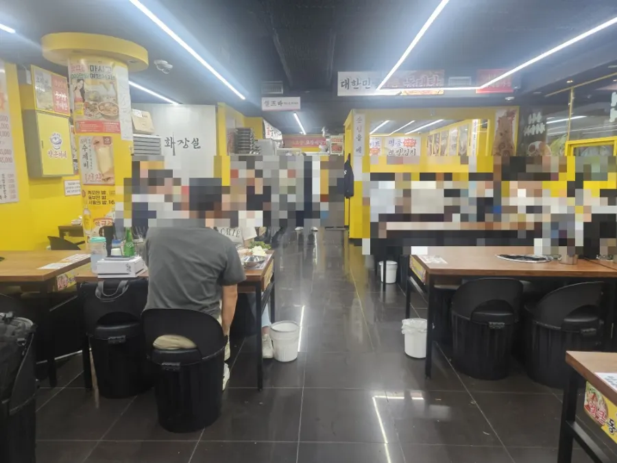 평일 저녁 손님이 많은 양은이네 매장 풍경
