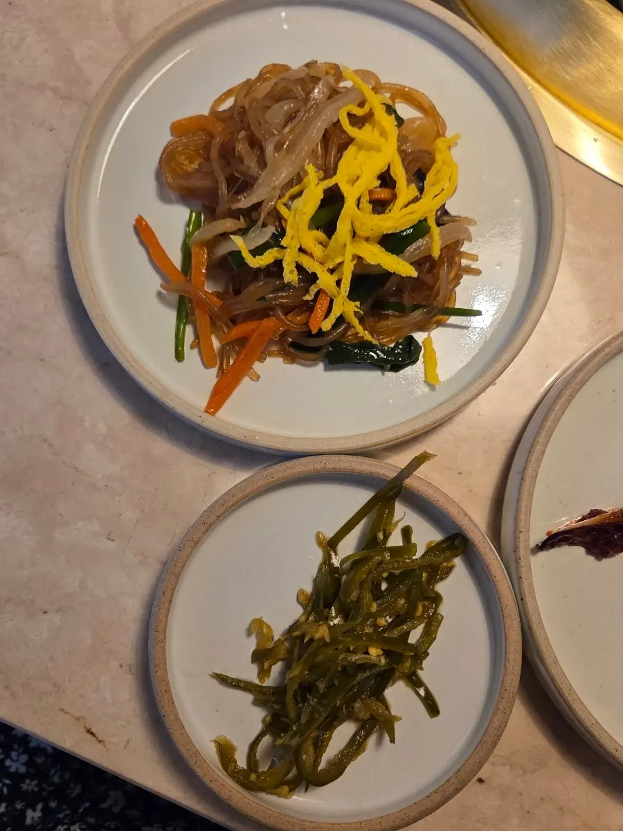 정갈하게 차려진 기본 반찬