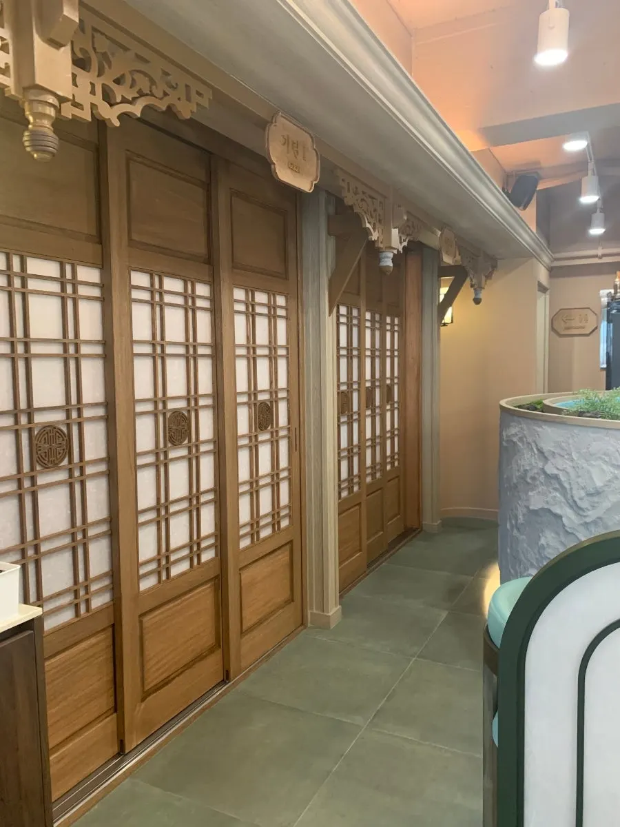 2nd floor hall seating and interior at Samsin Garosu-gil