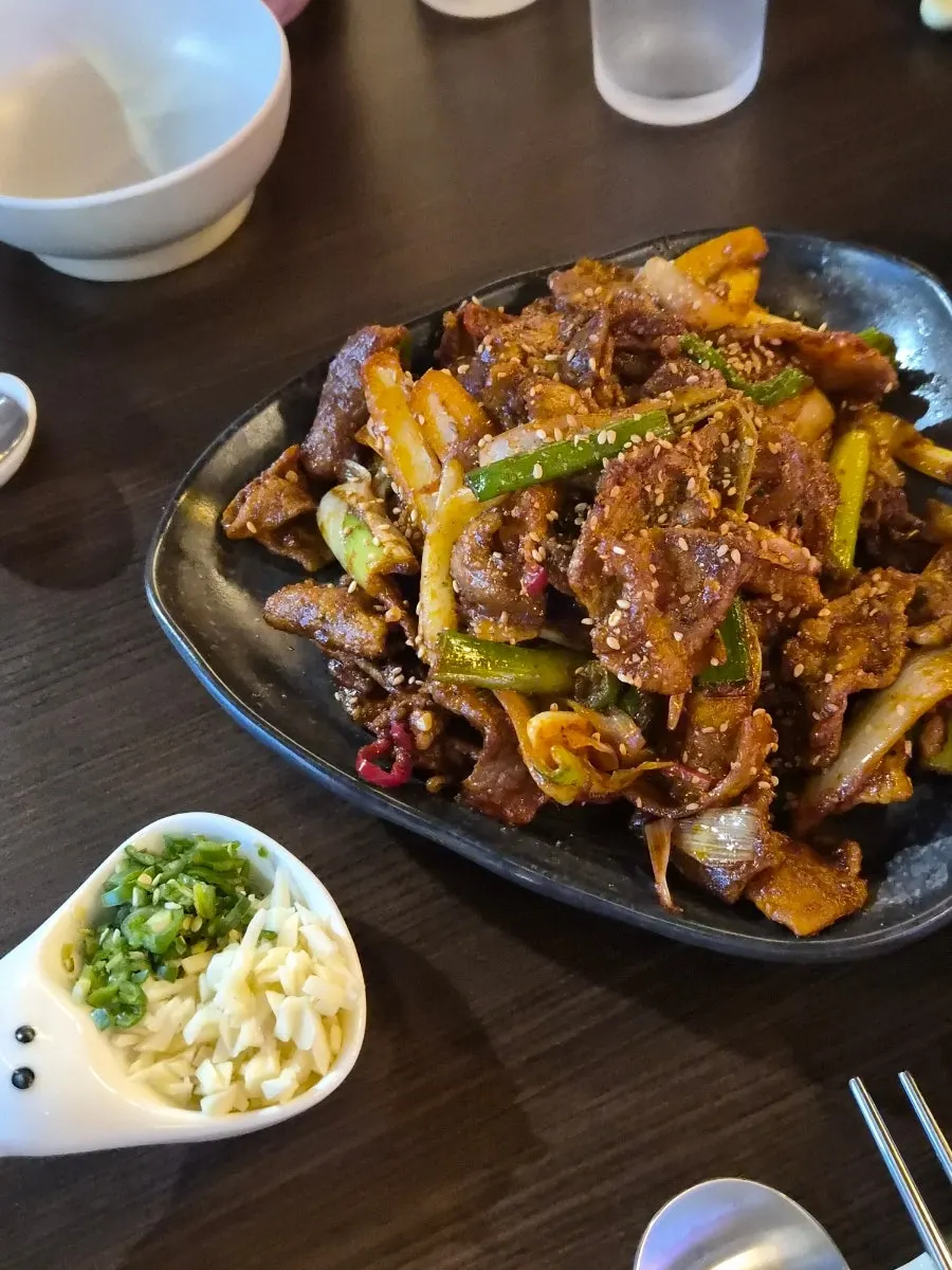 결혼식 뒷풀이 술자리 테이블