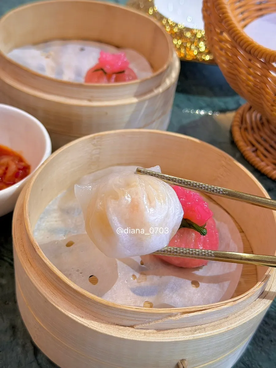 예쁘게 빚어진 딤섬