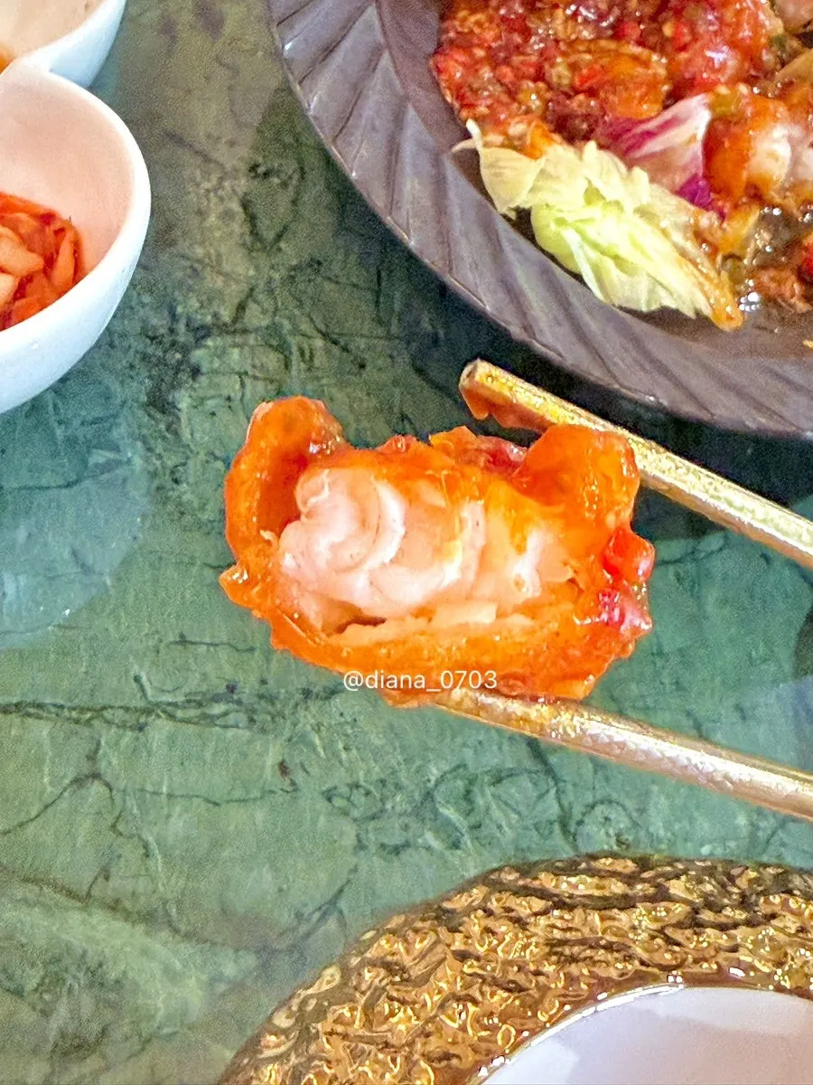 바삭한 칠리새우 접시