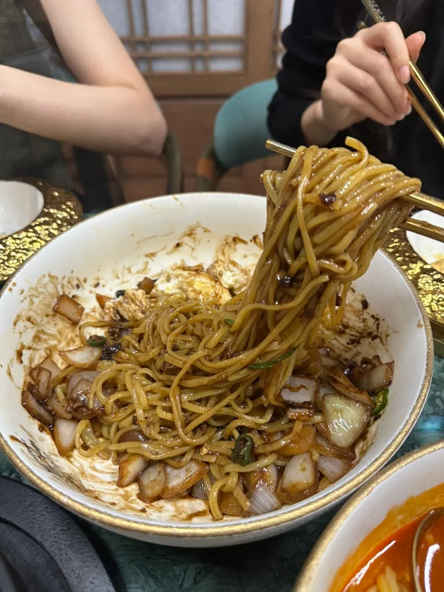 고기짬뽕 국물과 면