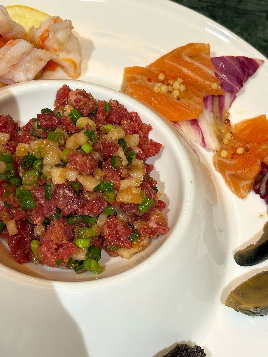 Close-up of the yukhoe topping in the center of the cold platter