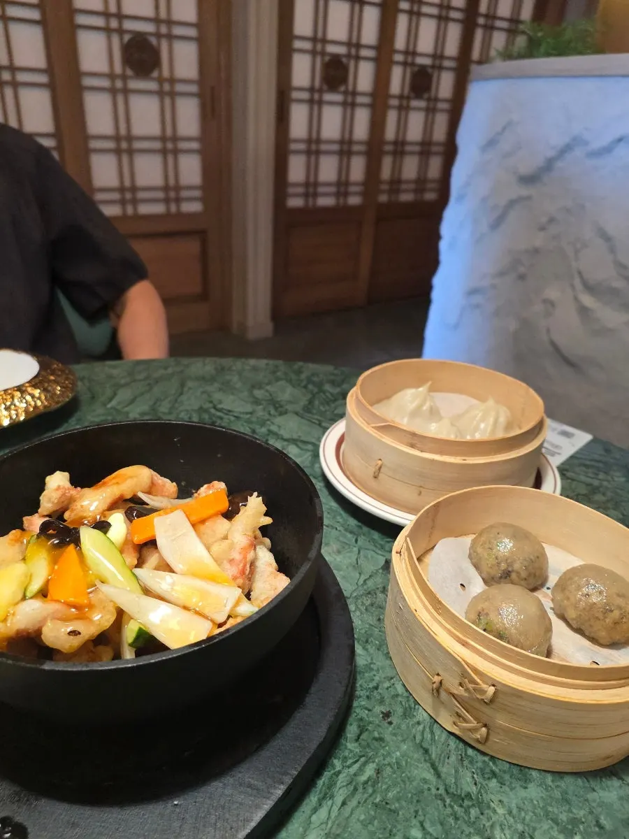 Dim sum and tangsuyuk spread ordered at Samsin Garosu-gil