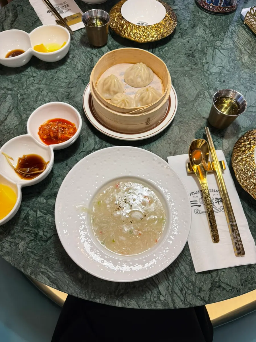 코스 첫 순서로 나온 속초 대게살 스프