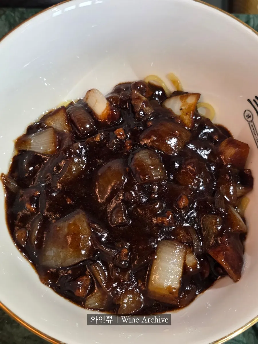 A bowl of Taean potato jajangmyeon