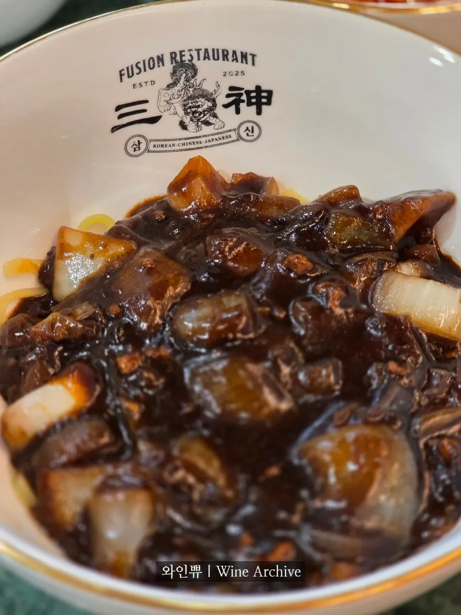 Mixed potato jajangmyeon