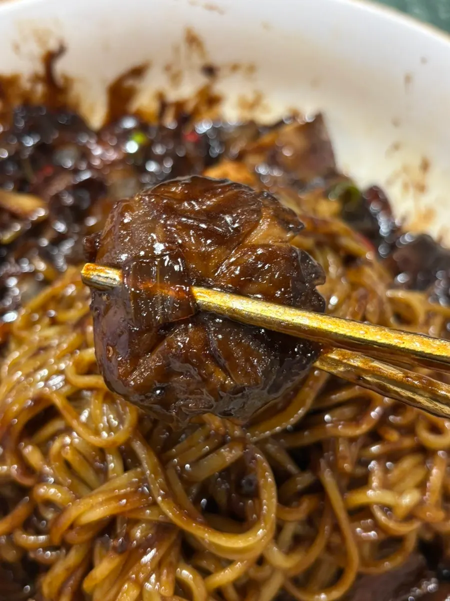 Tender, easily shredded galbi-jjim meat