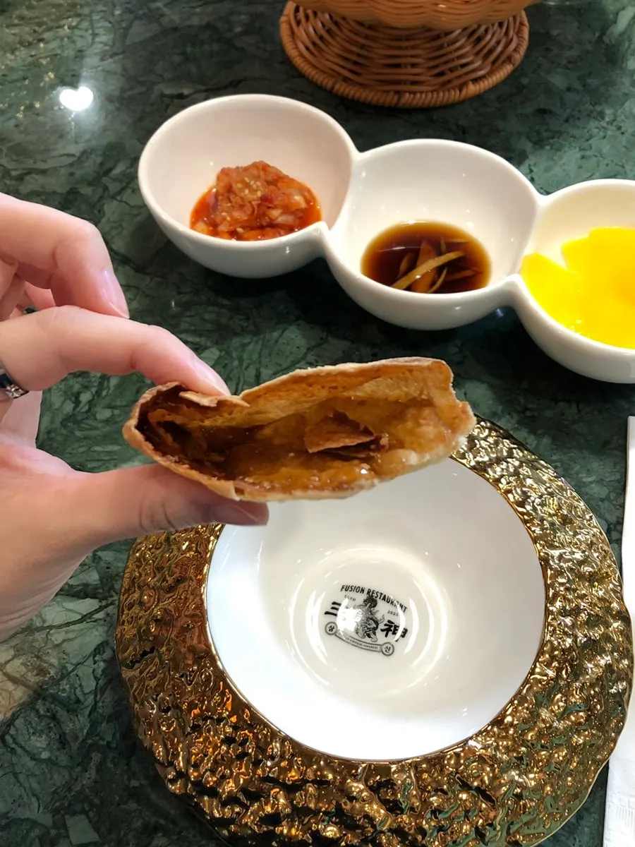 속에 꿀이 들어간 공갈빵 단면