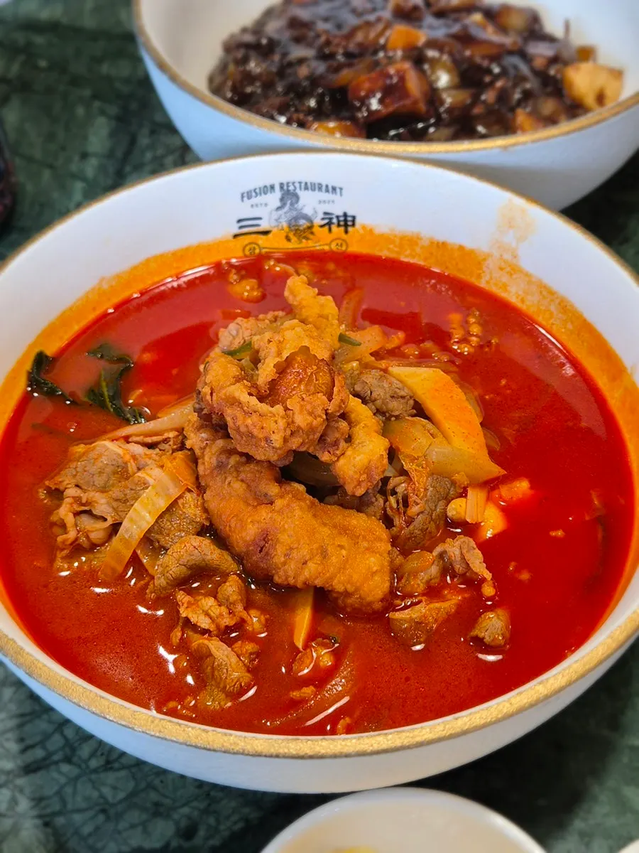 테바나카 고기 짬뽕 한 그릇