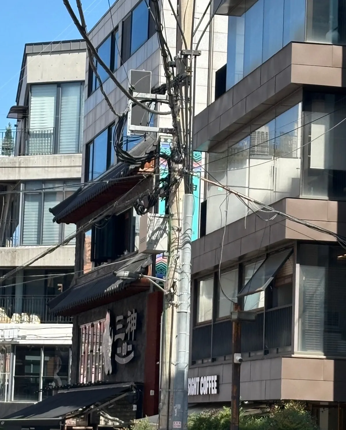 Exterior of the building housing Samsin Garosu-gil, a Chinese restaurant near Sinsa Station