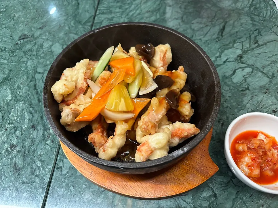 Tokyo tangsuyuk (small) served at Samsin Garosu-gil