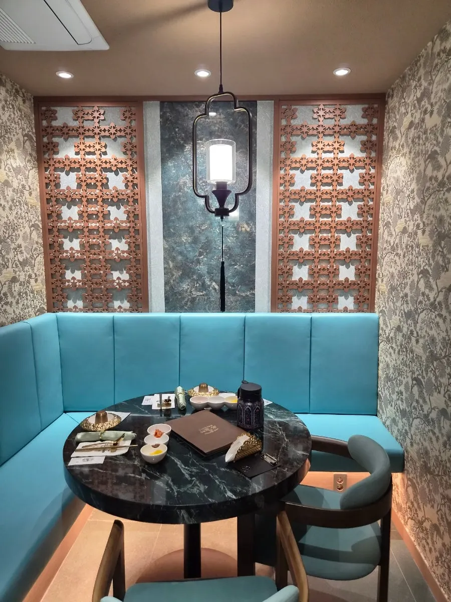 Asian-inspired interior of the Samsin Garosu-gil dining hall