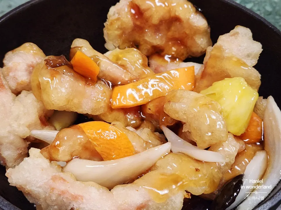 A crispy-battered piece of Tokyo tangsuyuk